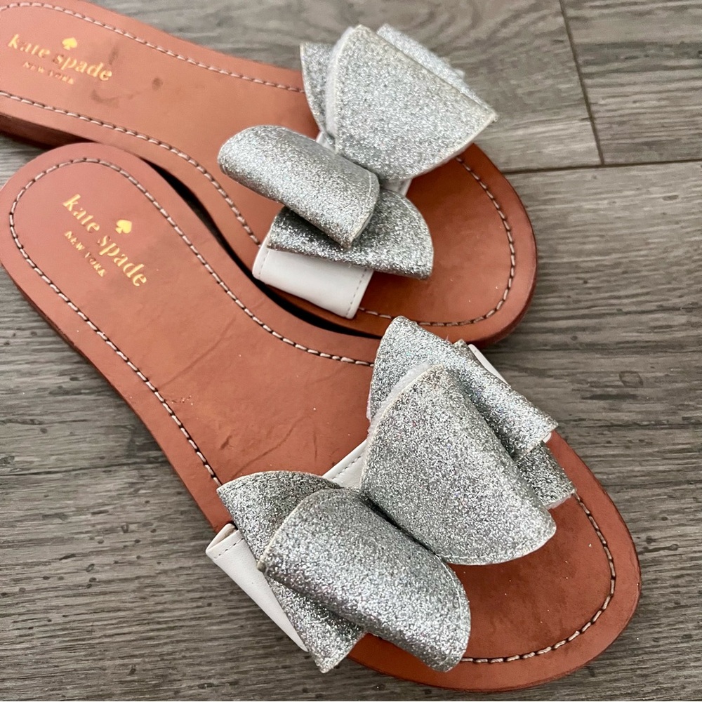 Kate Spade Cicely Silver White Sandals with Glitter Bow - Picture 4 of 4